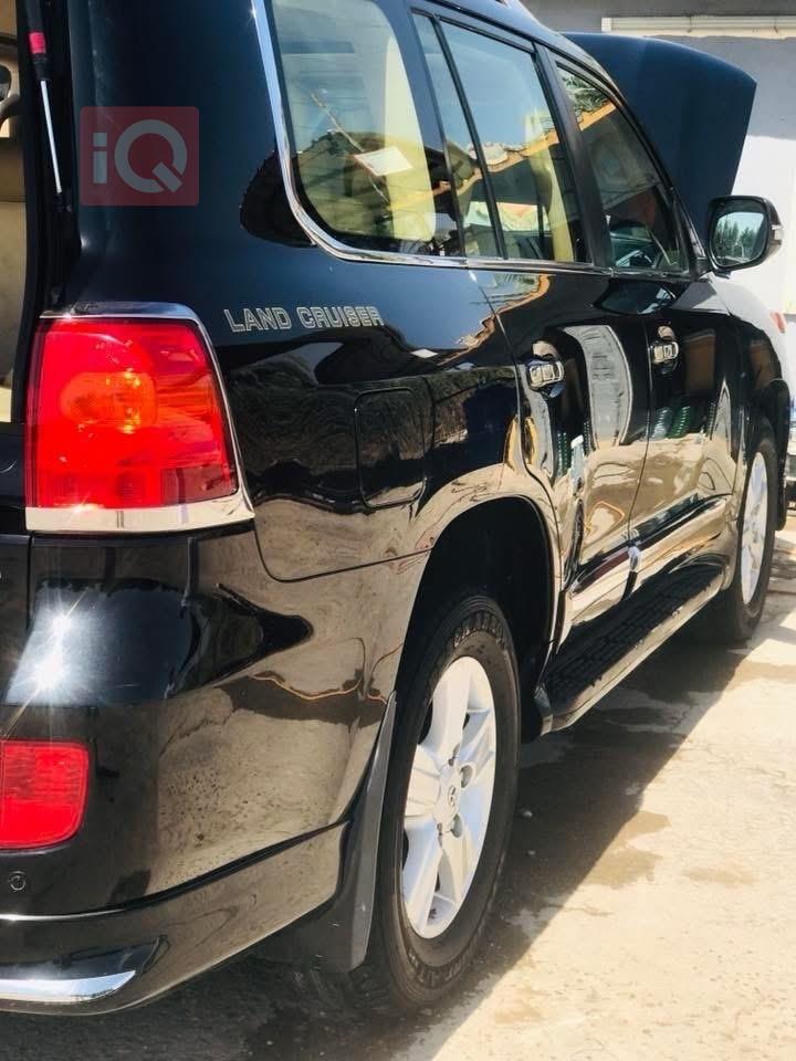 تويوتا لاندكروزر